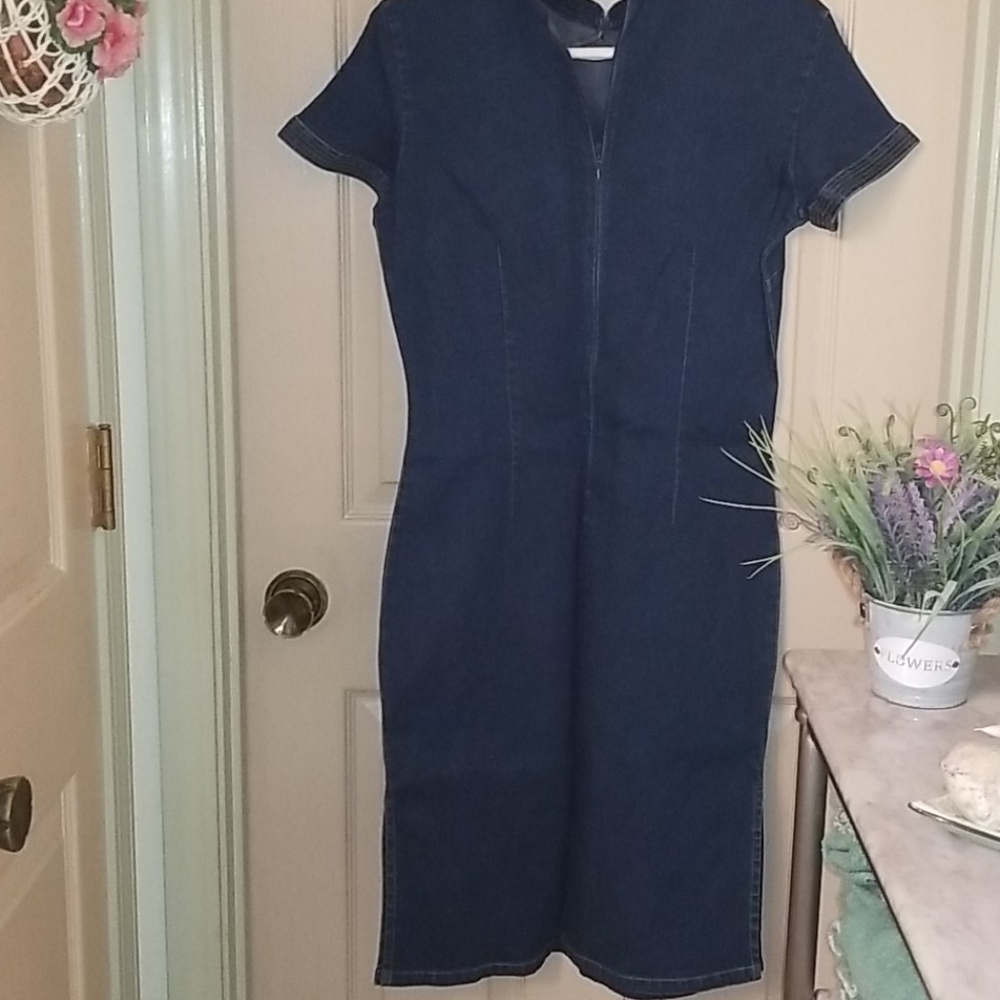 DRESS - Picture 2 of 6